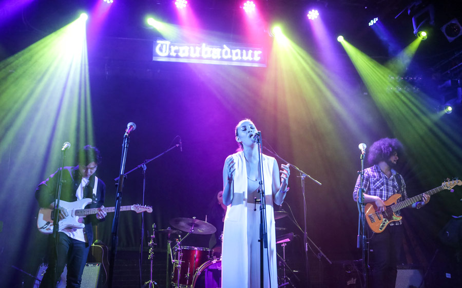 Singer Brooke Randol is accompanied by guitarist Jonny Sim, left, bass player Brian Jones, right, and drummer India Pascucci. (USC Photo/David Sprague)