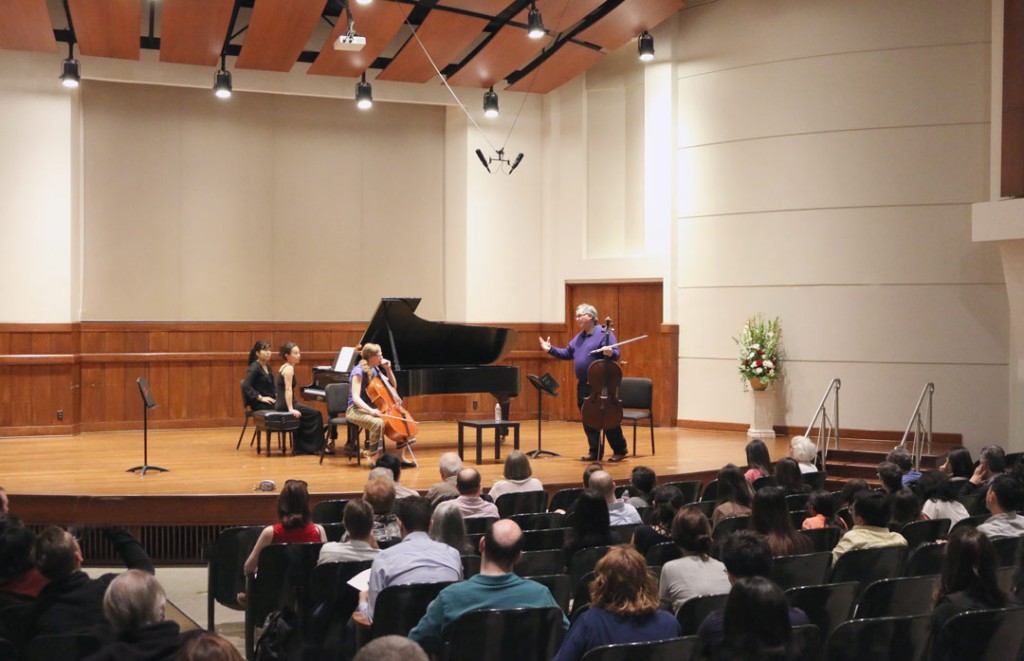 Ralph Kirshbaum, artistic director of the Piatigorsky International Cello Festival and chair of the USC Thornton Strings department, presented a master class on May 21st. (Photo by Daniel Anderson/USC)