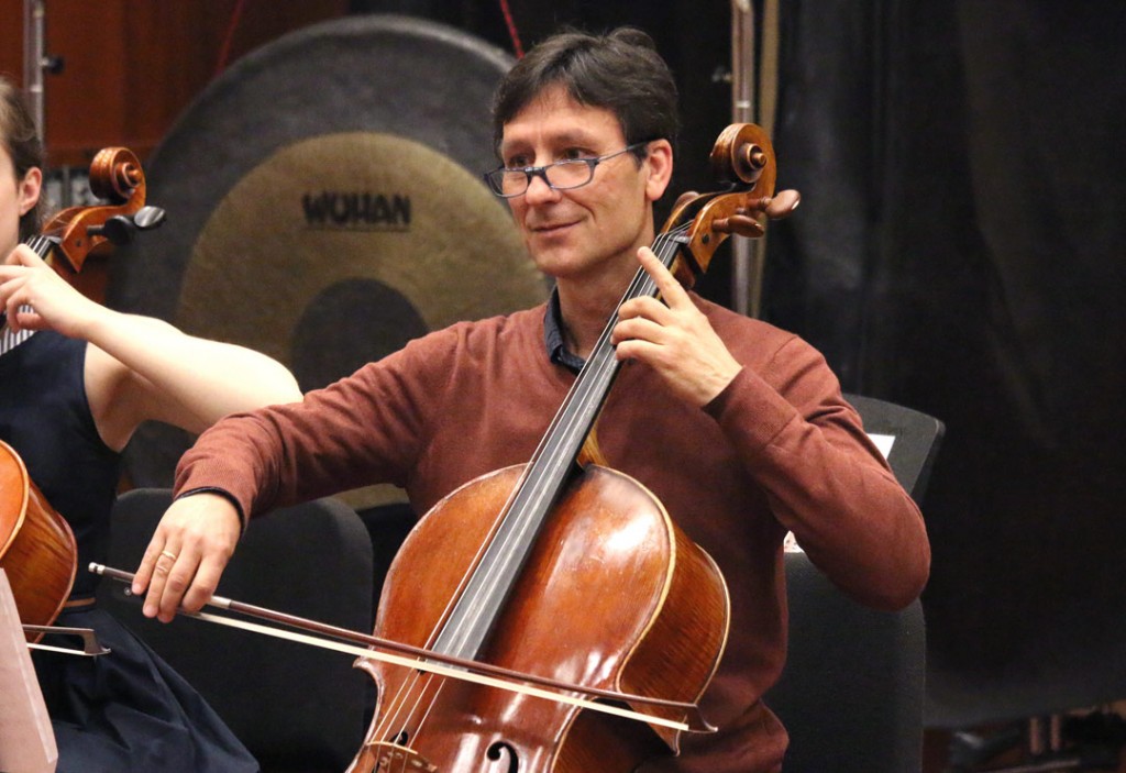 A dozen pre-college age cellists gathered for a workshop and performance May 22nd at USC’s Schoenfeld Symphonic Hall, under the guidance of Festival artist Antonio Lysy. (Photo by Daniel Anderson/USC)