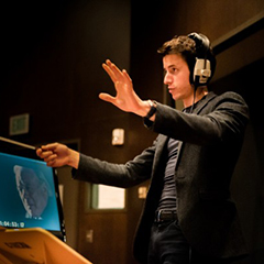 Photo of Raphaël Dargent conducting