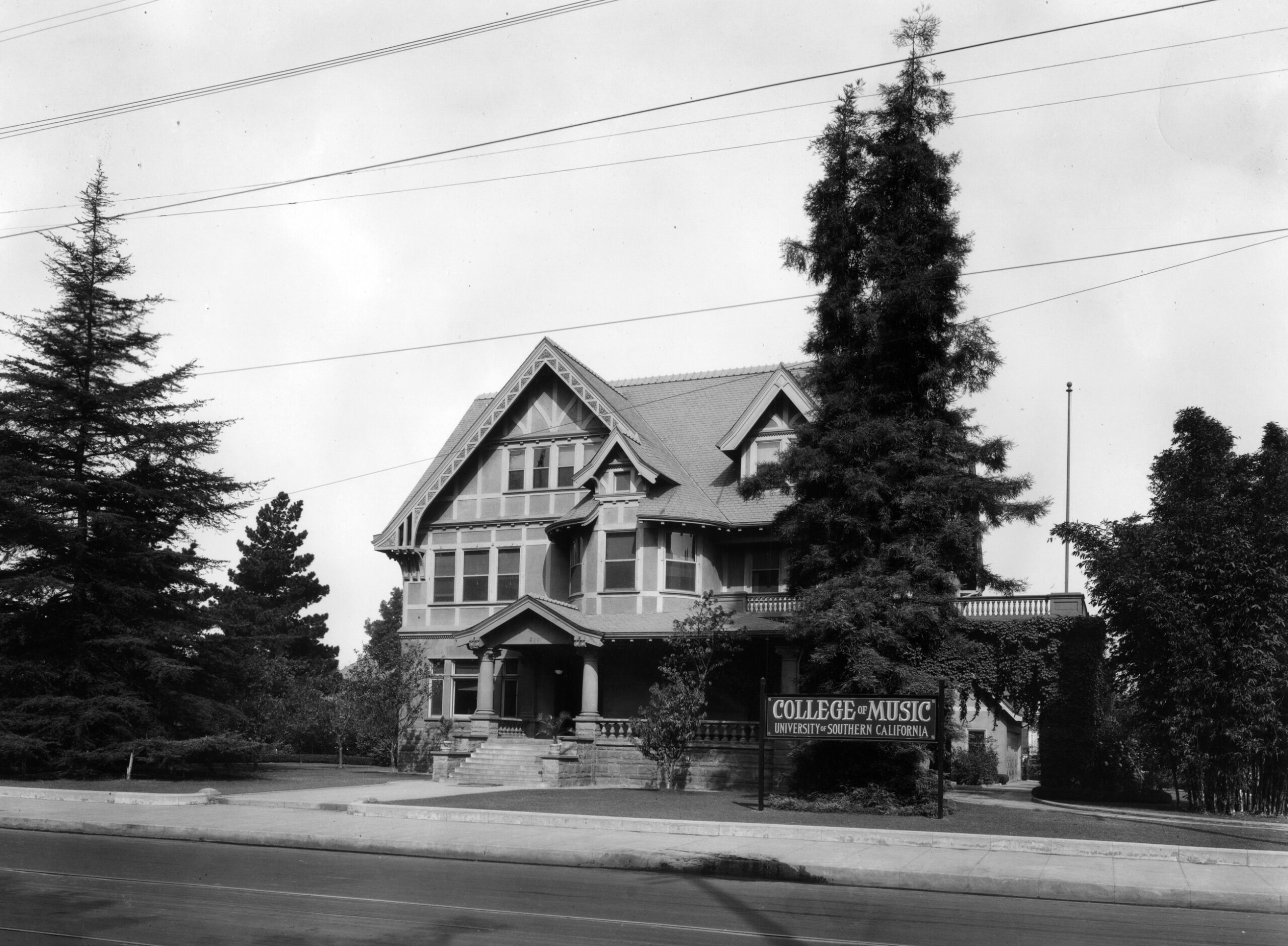 1920s - 1930s: The College of Music was housed in the Cohn mansion on Adams Blvd. and Grand Ave.
