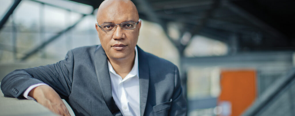 Photo of composer Billy Childs.