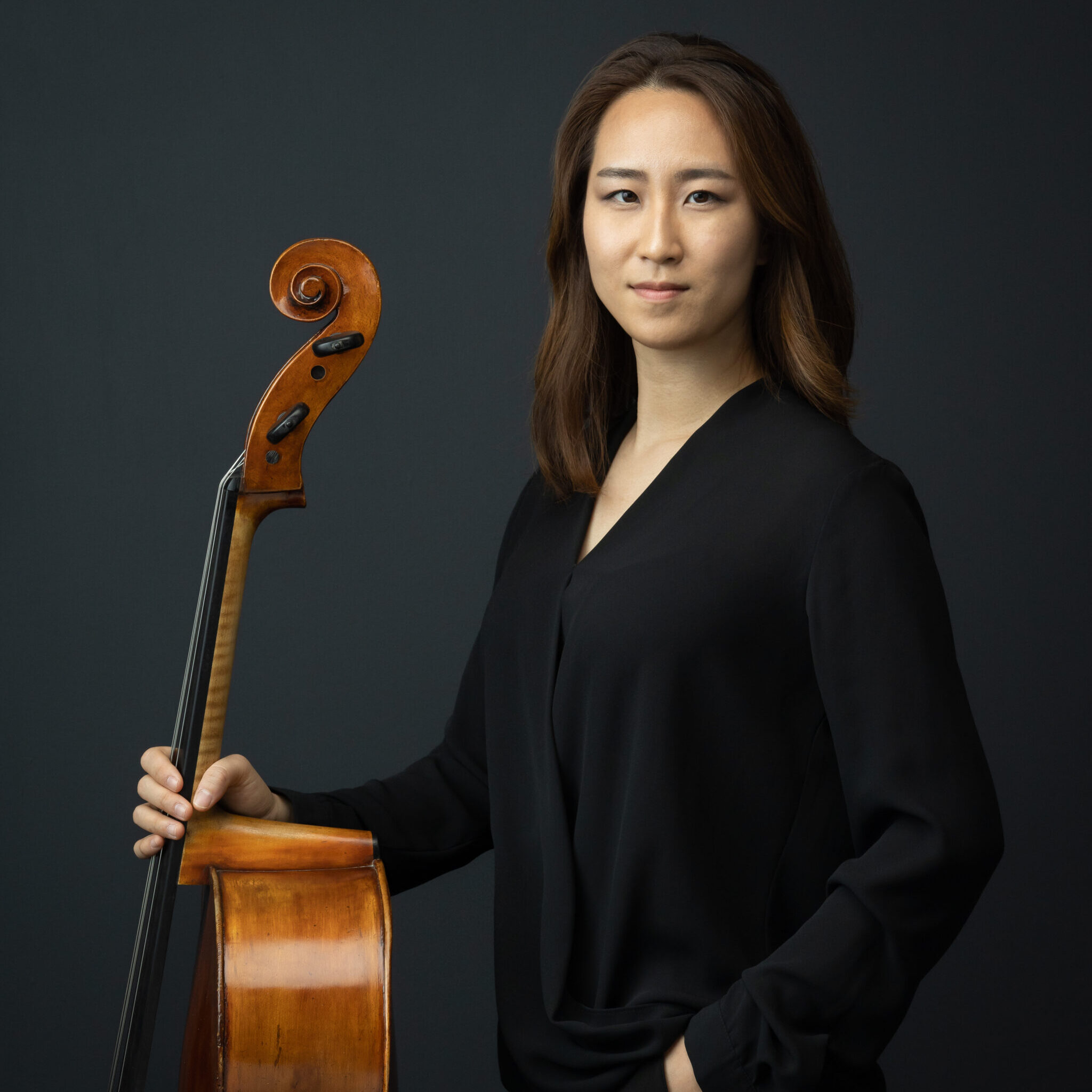 Ji Sun Jung posed with her cello