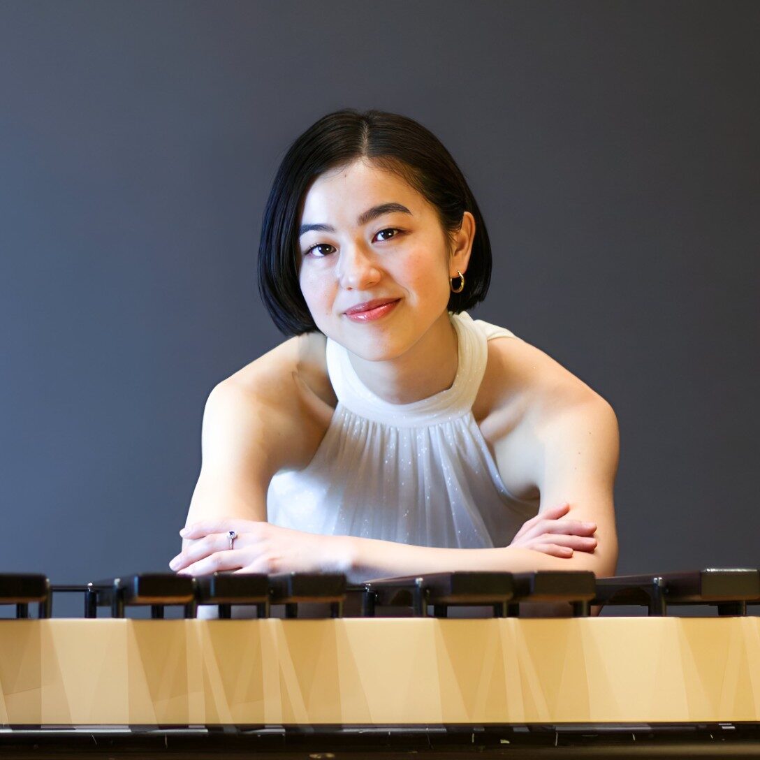 Kana Funayama posed with a marimba