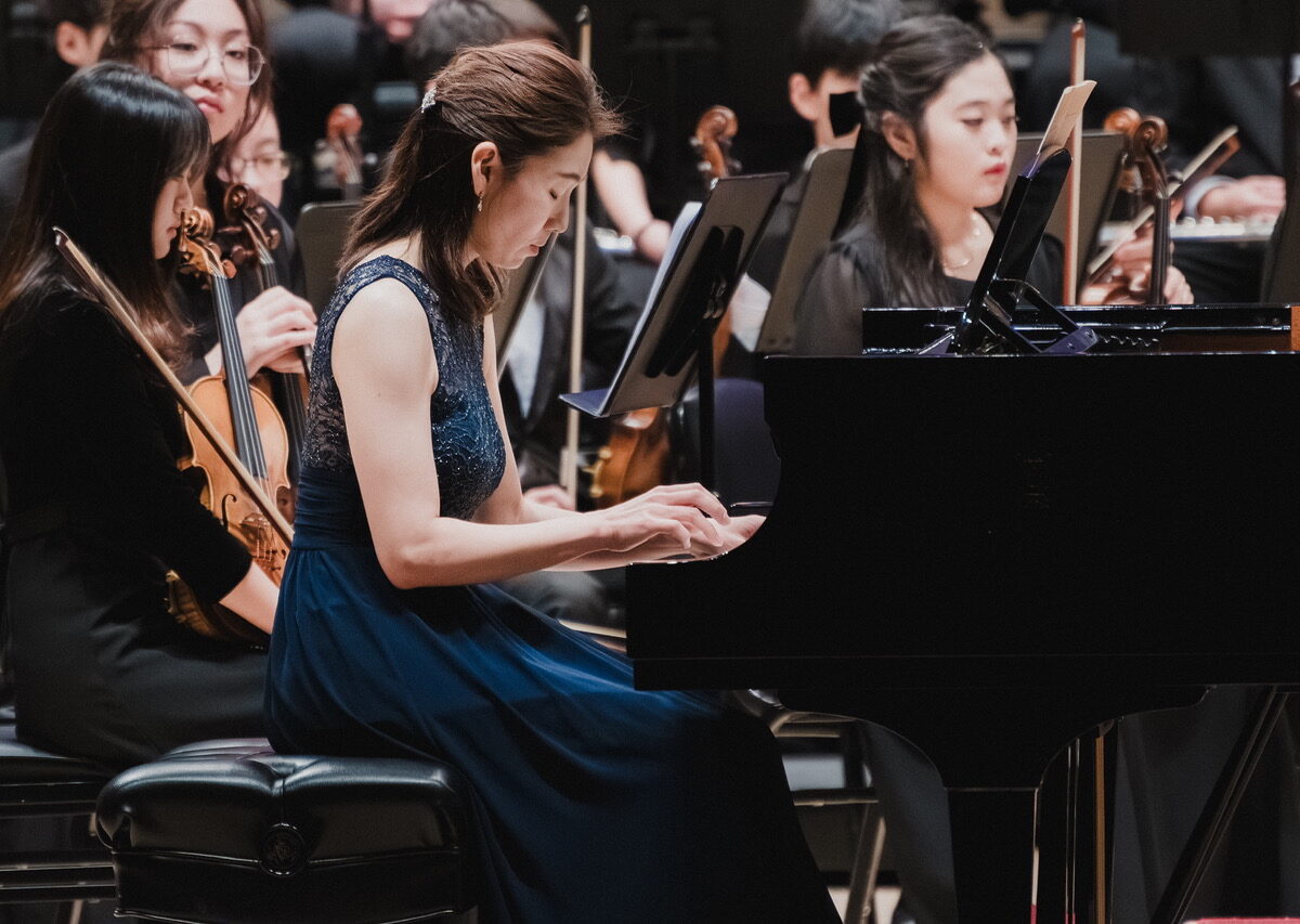 Pianist Esther Lee in concert.